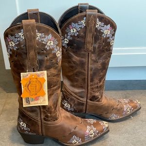 Embroidered leather cowboy boots